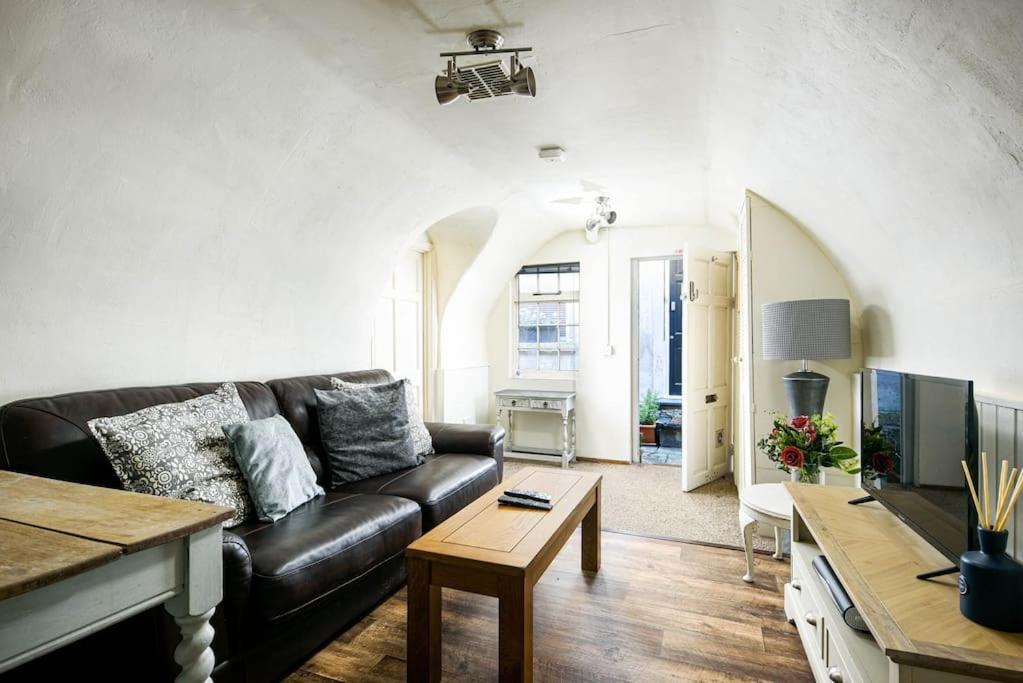 Unique 1 Bedroom Apartment-Bath Buitenkant foto