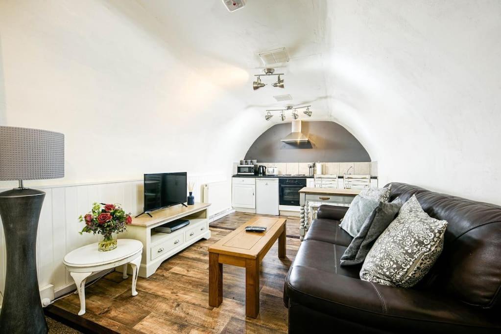 Unique 1 Bedroom Apartment-Bath Buitenkant foto